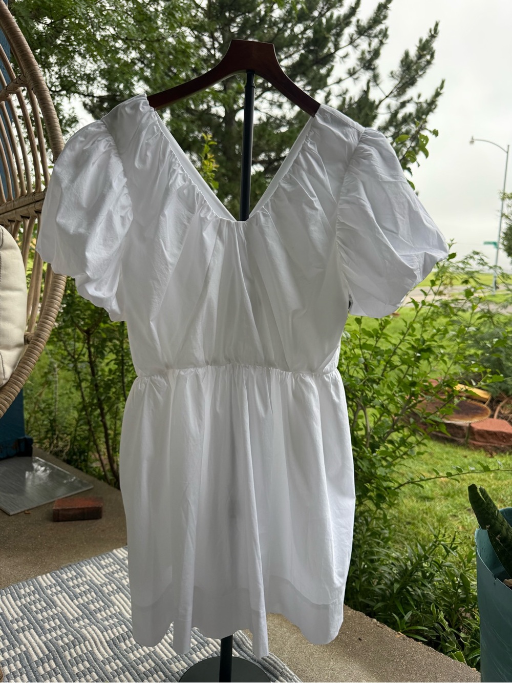 Express White V-Neck Puff Sleeve Mini Dress